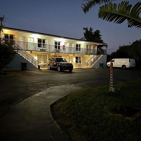 Conty'S Motel Naples Zewnętrze zdjęcie