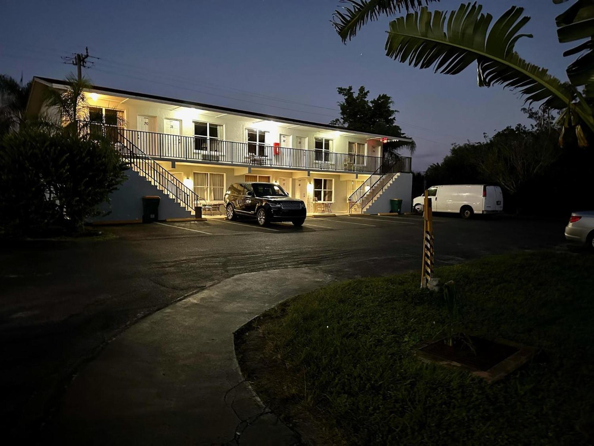 Conty'S Motel Naples Zewnętrze zdjęcie