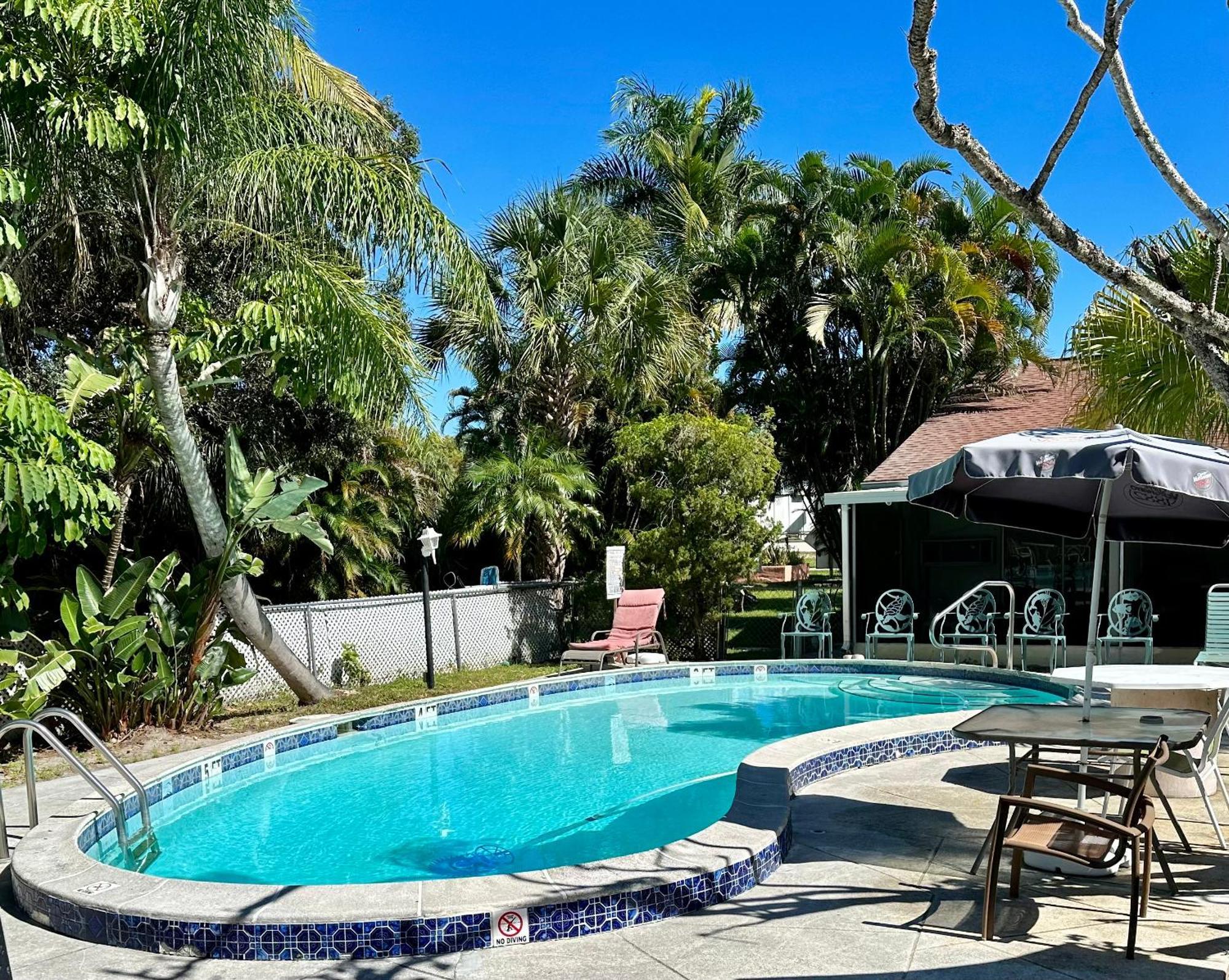 Conty'S Motel Naples Zewnętrze zdjęcie