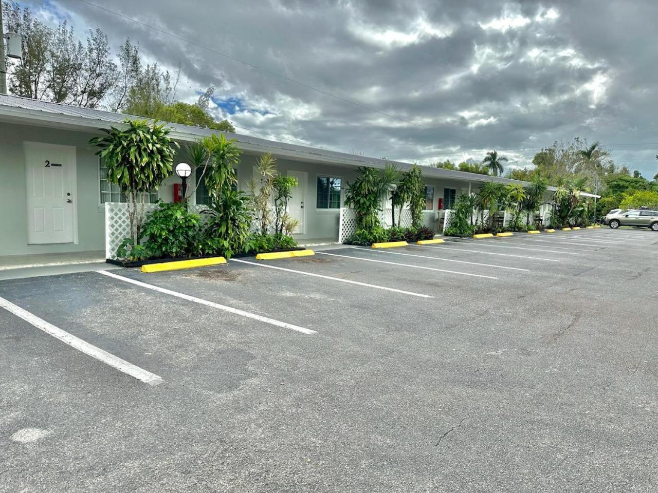 Conty'S Motel Naples Zewnętrze zdjęcie